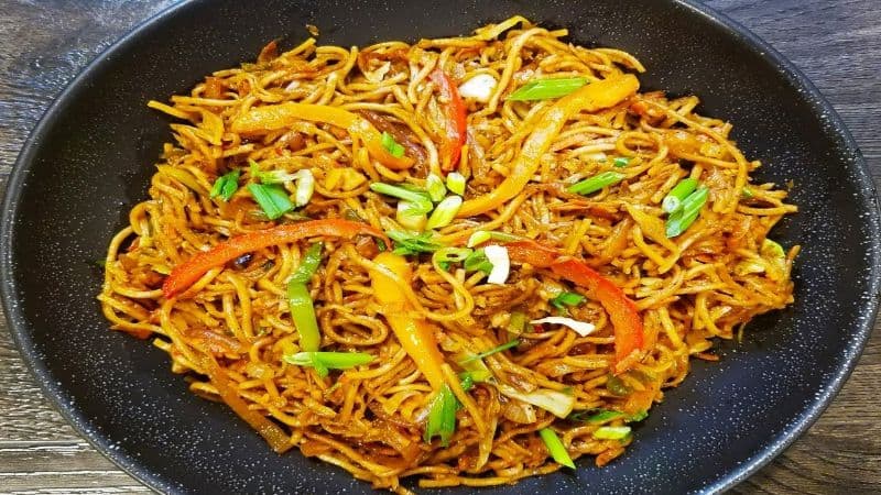 Chilli Garlic Vegetable Chow Mein
