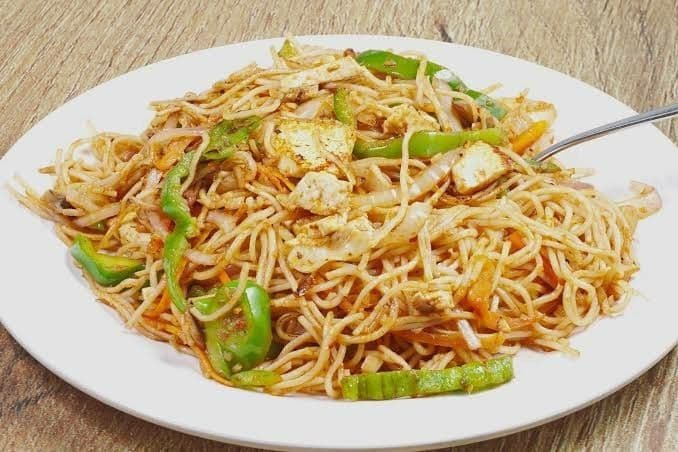 Chilli Garlic Chicken Chow Mein