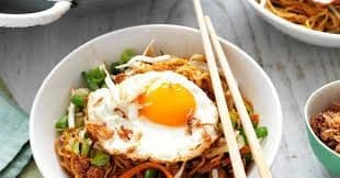 Classic Egg Chow Mein
