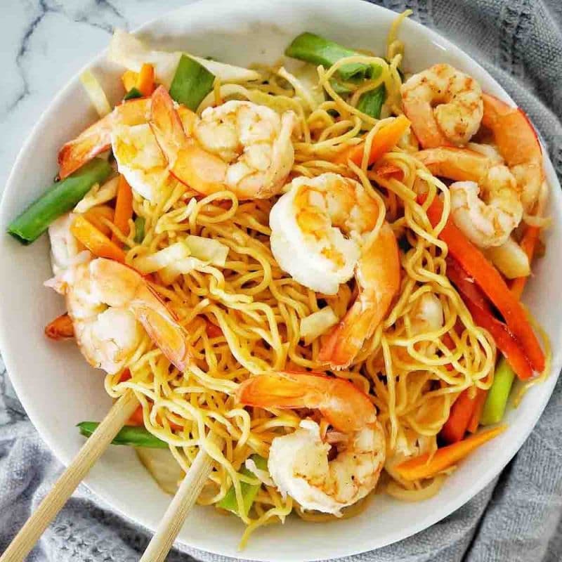 Chilli Garlic Prawn Chow Mein