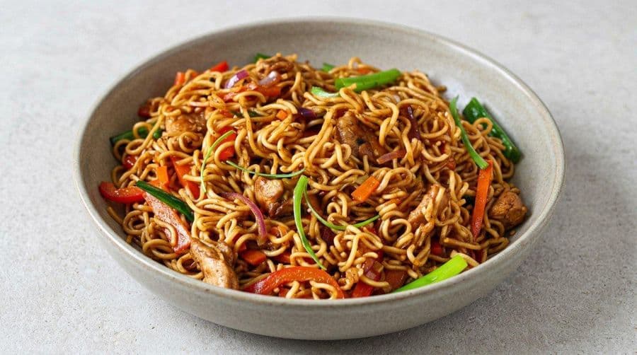 Chilli Garlic Chicken Chow Mein