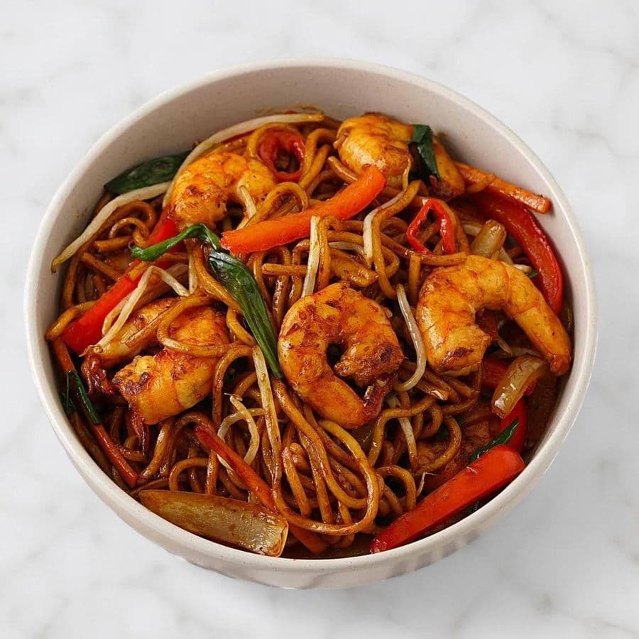Chilli Garlic Prawn Chow Mein
